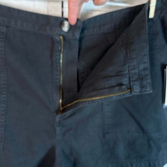 Universal thread mid rise, Bermuda shorts, very dark gray pockets plus size - Picture 2 of 10